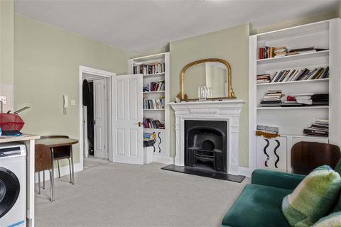 2 bedroom flat for sale, Battersea Rise, SW11