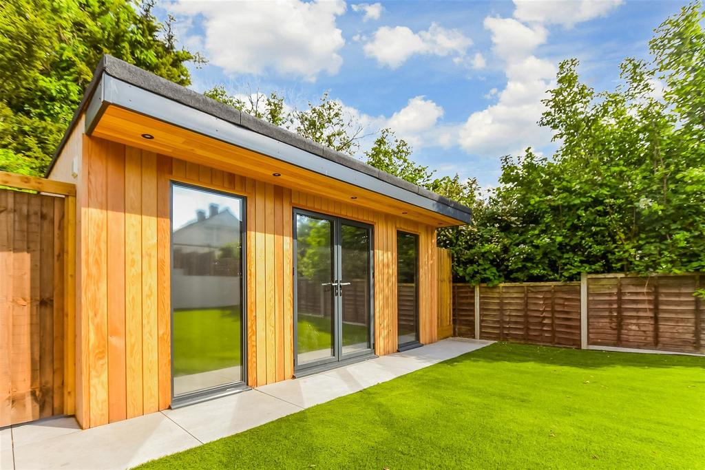 Workshop/Outbuildings