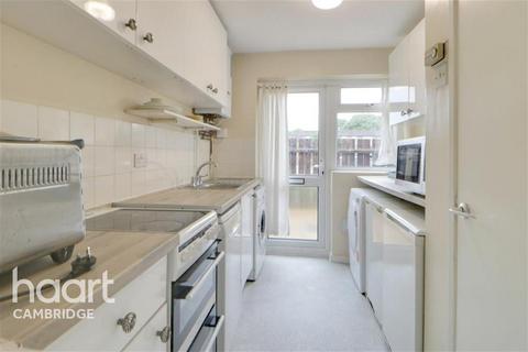 3 bedroom end of terrace house to rent, Molewood Close, Camrbidge