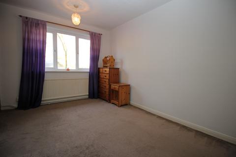 2 bedroom flat to rent, Rectory Avenue, High Wycombe, HP13
