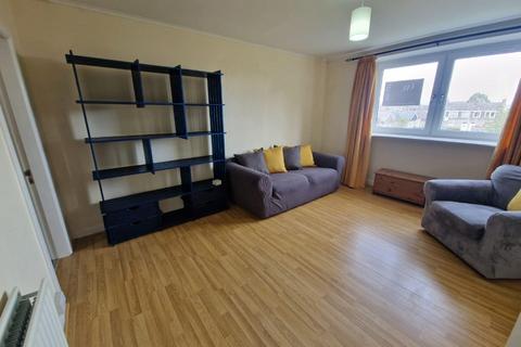 3 bedroom flat to rent, Printfield Walk, Woodside, Aberdeen, AB24