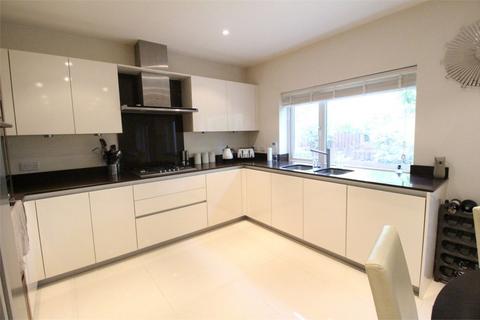 4 bedroom semi-detached house to rent, Ranelagh Close, Edgware, HA8