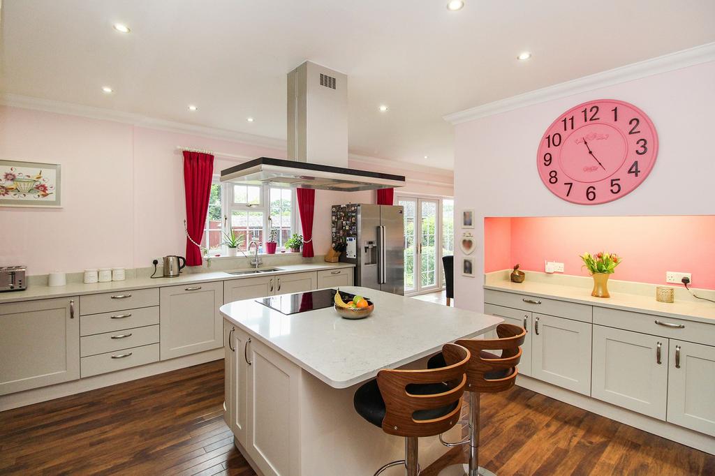 Kitchen/Breakfast Room