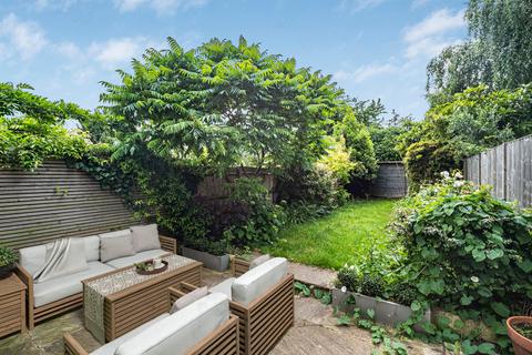 4 bedroom terraced house for sale, Melody Road, London SW18