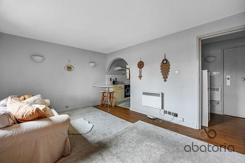35 Discovery Walk, London, E1W 2JG