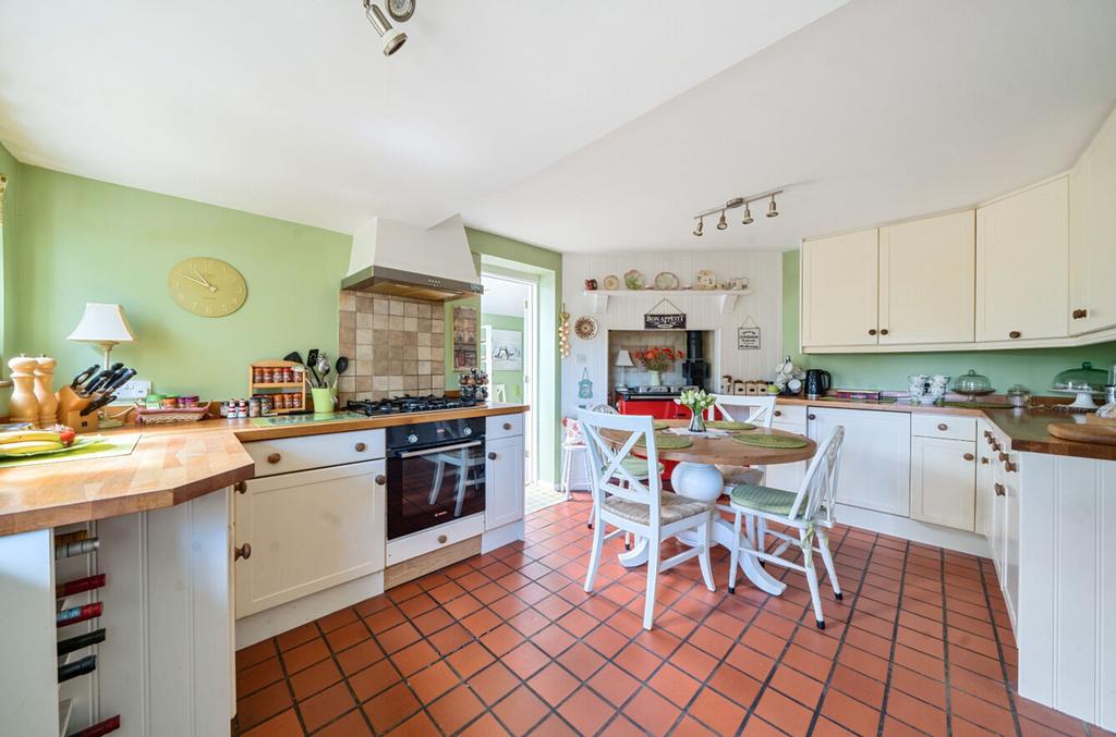 Kitchen breakfast room