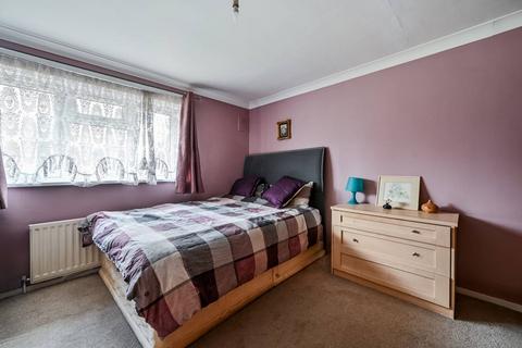 30 Carnbrook Road, London, SE3 8AE