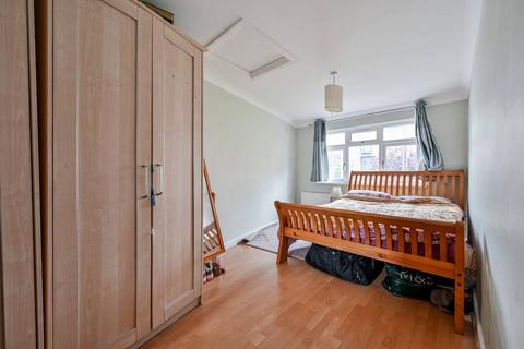 30 Carnbrook Road, London, SE3 8AE