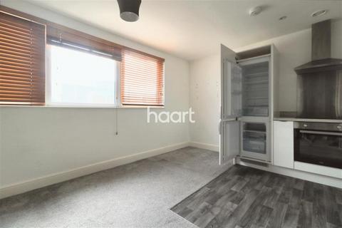 2 bedroom flat to rent, The Lock Apartments, Swindon