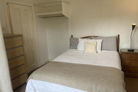 1 bedroom flat to rent, Watson Crescent, Edinburgh EH11