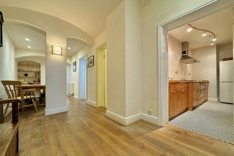 2 bedroom apartment for sale, Cavendish Crescent, Bath