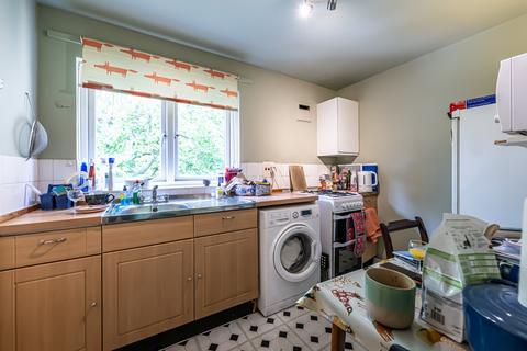 1 bedroom flat for sale, Nantes Close, London SW18