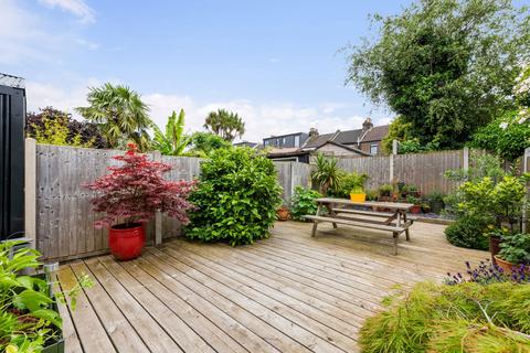 91 Richmond Road, Leytonstone, London, E11 4BT
