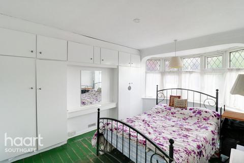 3 bedroom semi-detached house for sale, Colney Hatch Lane, London