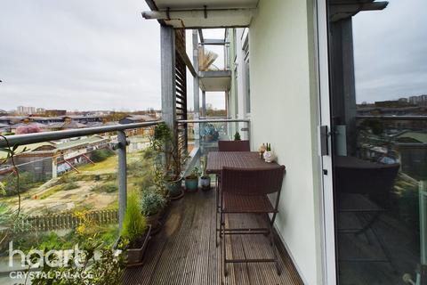 1 bedroom flat for sale, Rye Lane, LONDON