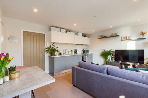 1 bedroom flat for sale, Field End Road, Ruislip, HA4