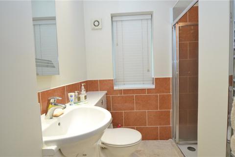 30 Kingswear Road, Ruislip, HA4 6AY