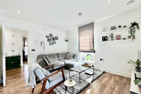 2 bedroom flat for sale, Tranquil Lane, Harrow, HA2