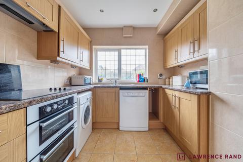 3 bedroom detached house for sale, St. Lawrence Drive, Pinner, HA5