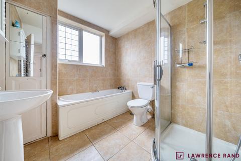 3 bedroom detached house for sale, St. Lawrence Drive, Pinner, HA5