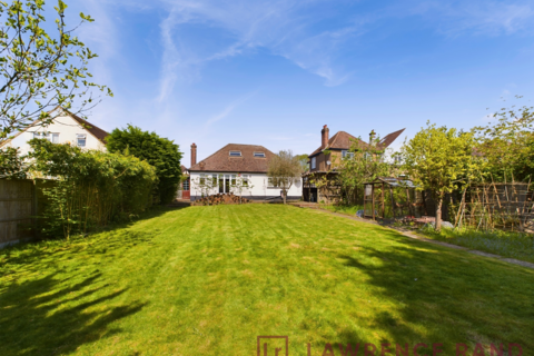 16 West Hatch Manor, Ruislip, HA4 8QT