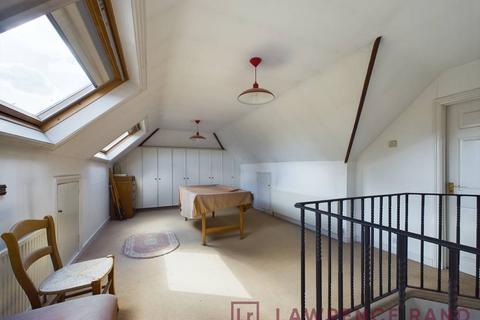 16 West Hatch Manor, Ruislip, HA4 8QT