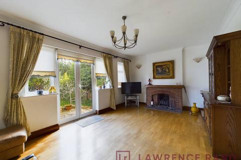 16 West Hatch Manor, Ruislip, HA4 8QT