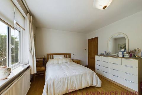 16 West Hatch Manor, Ruislip, HA4 8QT