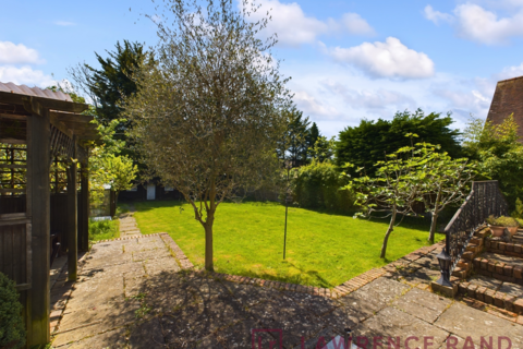 16 West Hatch Manor, Ruislip, HA4 8QT