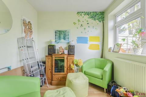 36 Willow Tree Close, Ickenham, Uxbridge, UB10 8RD