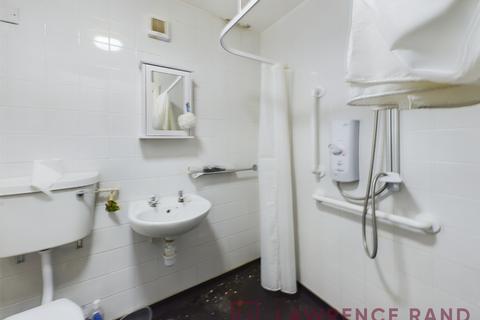 1 bedroom maisonette for sale, St. Clement Close, Uxbridge, UB8