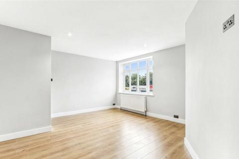 1 bedroom flat for sale, Streatleigh Court, London SW16