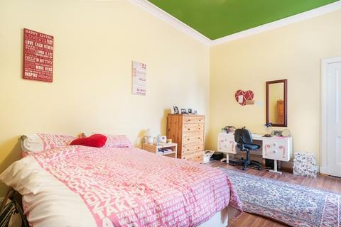 3 bedroom flat to rent, 2310L – Morningside Road, Edinburgh, EH10 4QP
