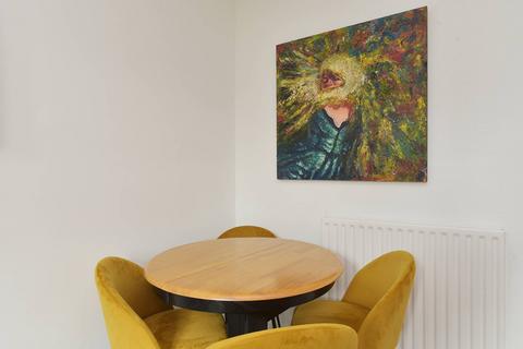 3/6 St. Clair Avenue, Edinburgh, EH6 8JS