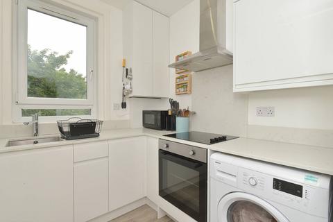 3/6 St. Clair Avenue, Edinburgh, EH6 8JS