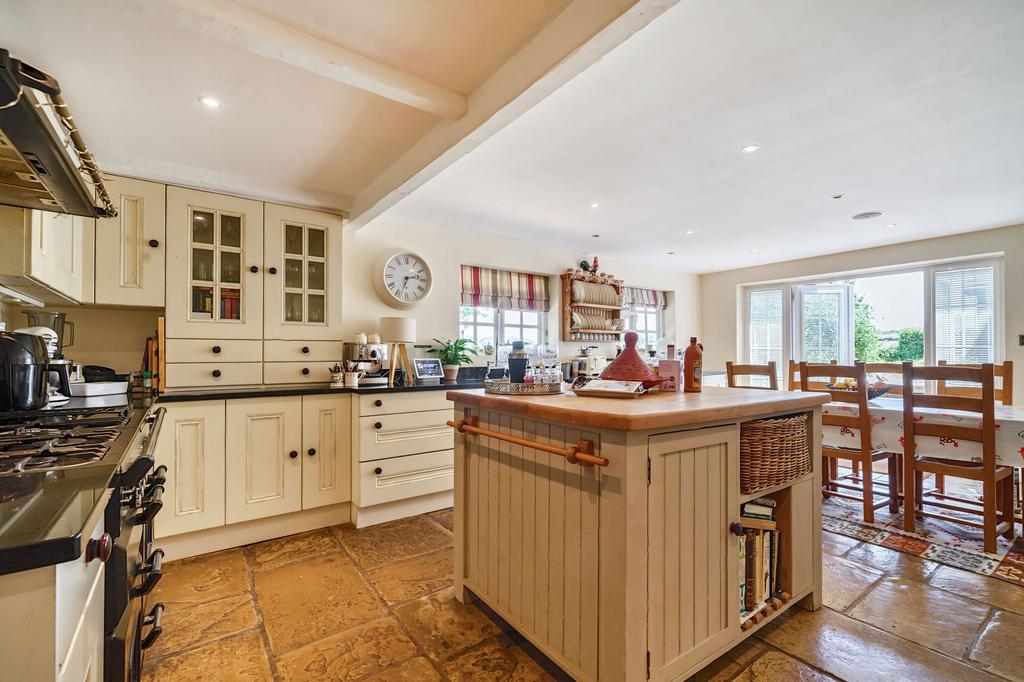 Kitchen / Breakfast Room