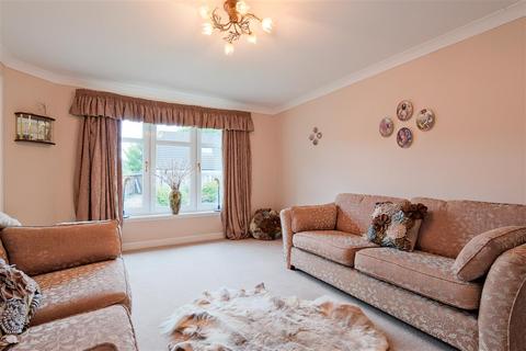 4 bedroom detached house for sale, Bonkle Gardens, Newmains