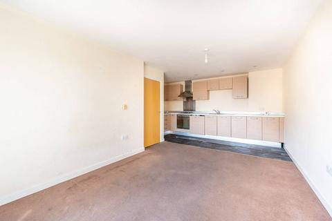 2 bedroom flat to rent, Barking, Barking, IG11