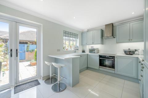 33 Chapel Walk, Coulsdon, CR5 1NZ
