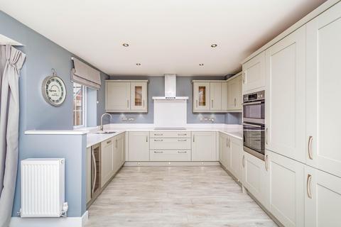 5 Arundel Drive, Grantham, NG31 8WN