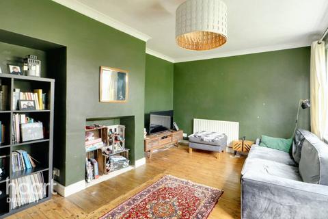 3 bedroom end of terrace house for sale, Kelvington Road, London