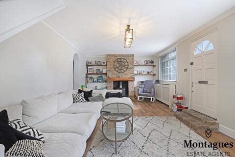 27 Sunnyside Road, Epping, CM16 4JW