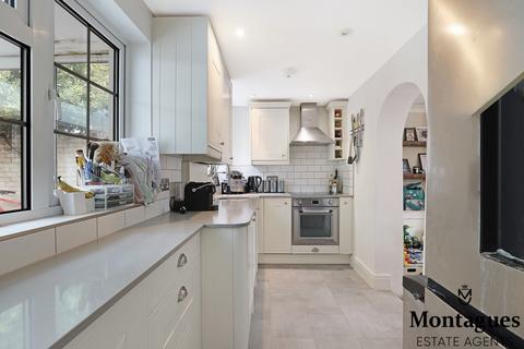 27 Sunnyside Road, Epping, CM16 4JW