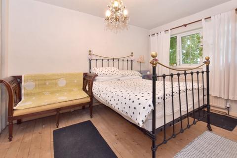 2 Abbey View, Kirkstall, Leeds, LS5 3DE