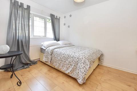 2 Abbey View, Kirkstall, Leeds, LS5 3DE