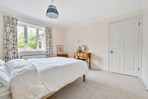 2 bedroom detached bungalow for sale, Henley on Thames,  Berkshire,  RG9