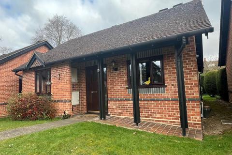 2 bedroom detached bungalow for sale, Henley on Thames,  Berkshire,  RG9