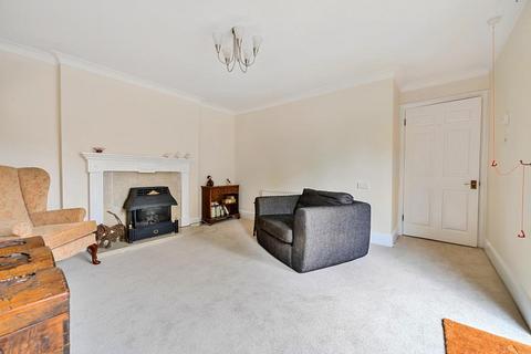 2 bedroom detached bungalow for sale, Henley on Thames,  Berkshire,  RG9