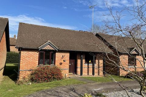 2 bedroom detached bungalow for sale, Henley on Thames,  Berkshire,  RG9