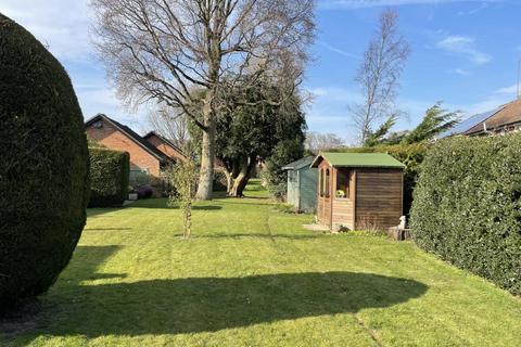 2 bedroom detached bungalow for sale, Henley on Thames,  Berkshire,  RG9